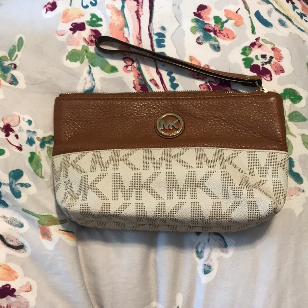 Wristlet